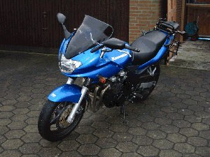 Kawasaki ZR 7 S